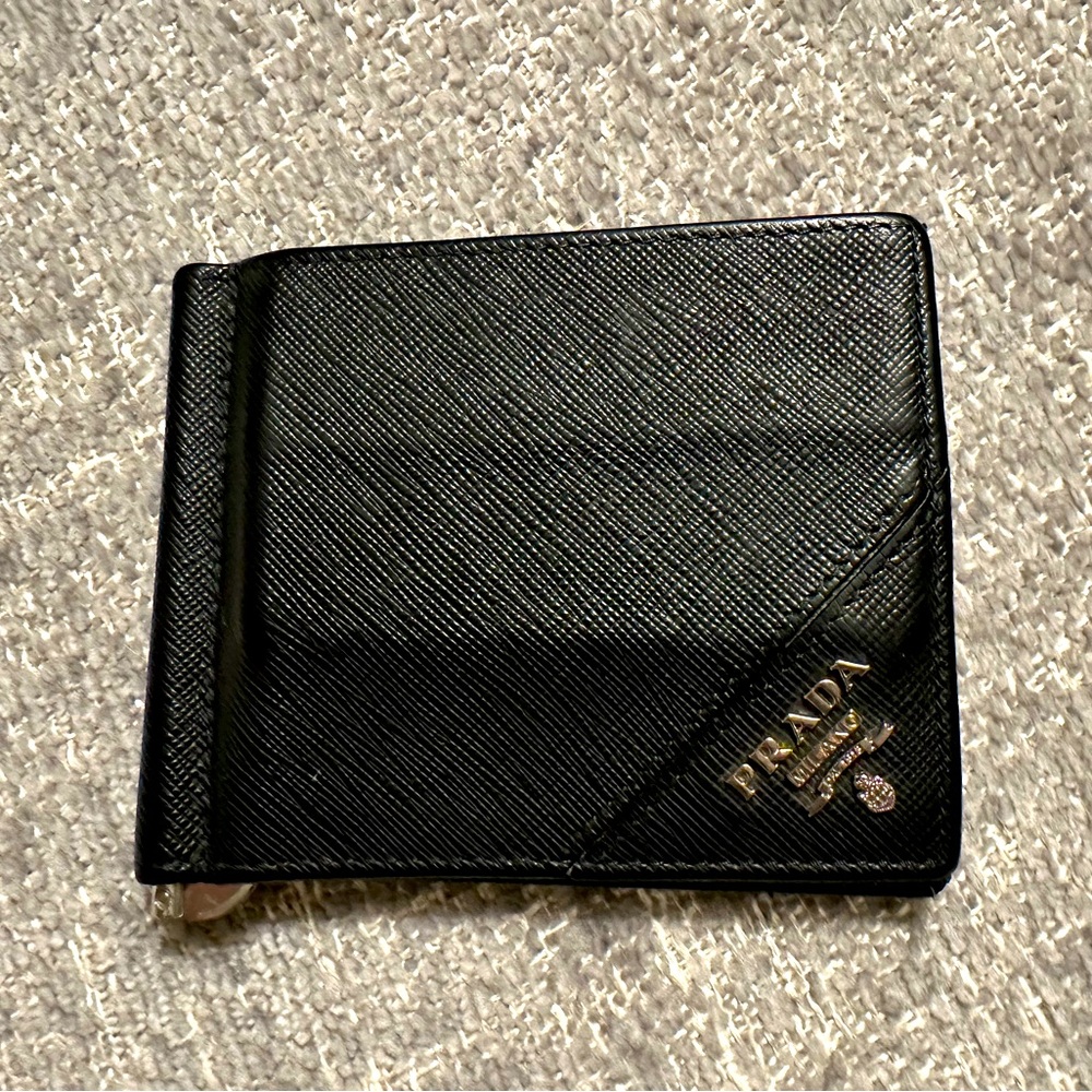 Prada black saffiano leather wallet, with money clip. Original packaging